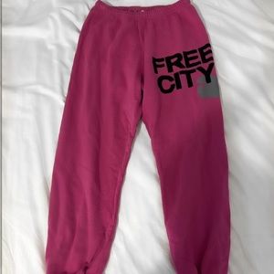 COPY - FREECITY Sweatpants in Medium Pink